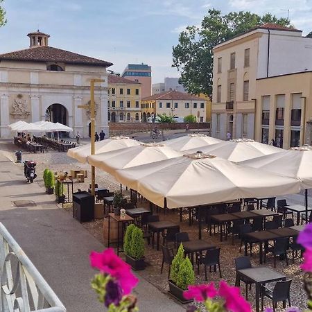Elegante Alloggio In Casa Storica-Borgo Portello 파도바 외부 사진